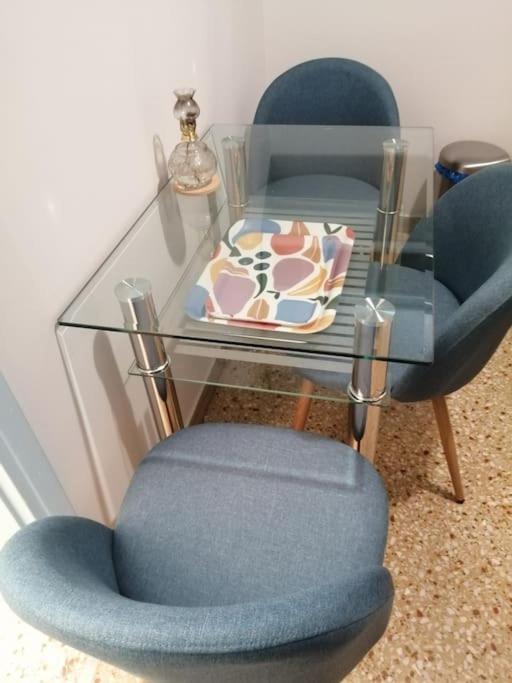 Ανακαινισμένο 8 Λεπτά Από Το Μετρό. Lejlighed Athen Eksteriør billede
